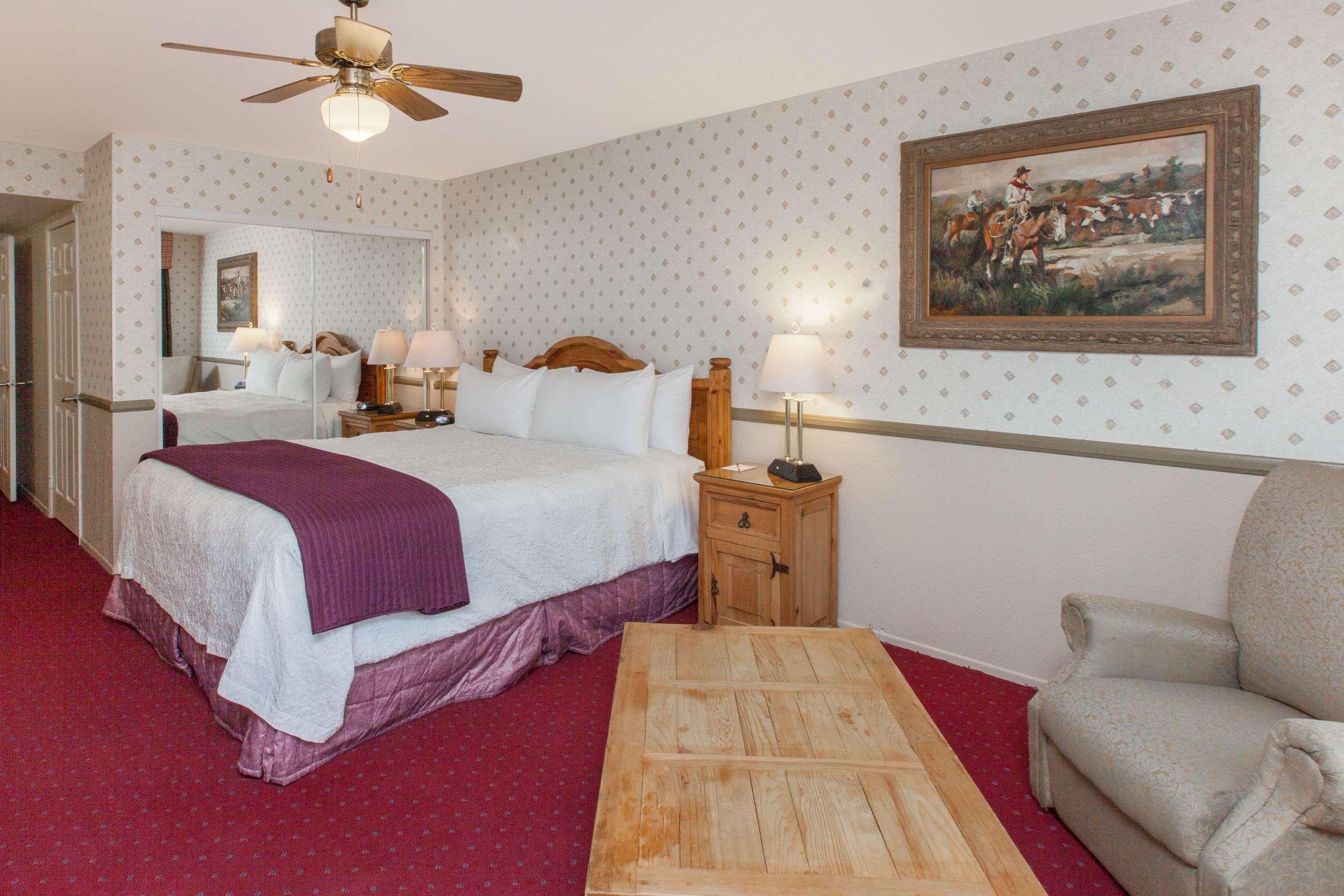 Days Inn By Wyndham Lebec Grapevine Exteriör bild