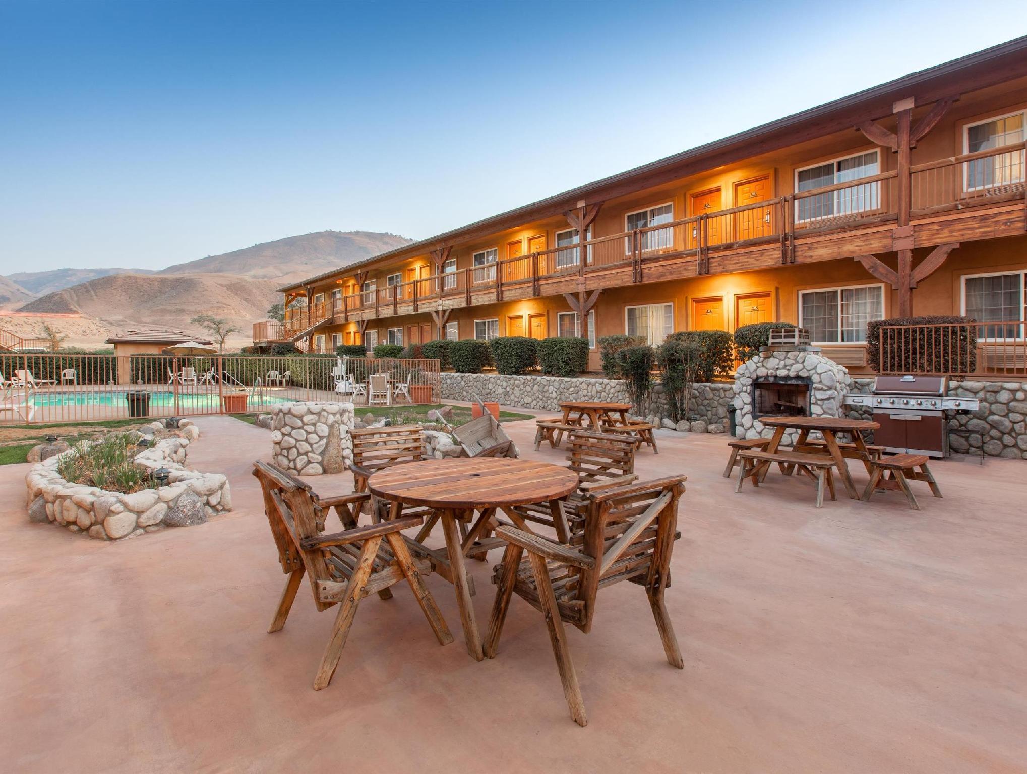 Days Inn By Wyndham Lebec Grapevine Exteriör bild