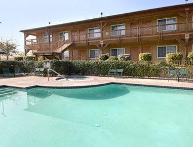 Days Inn By Wyndham Lebec Grapevine Exteriör bild