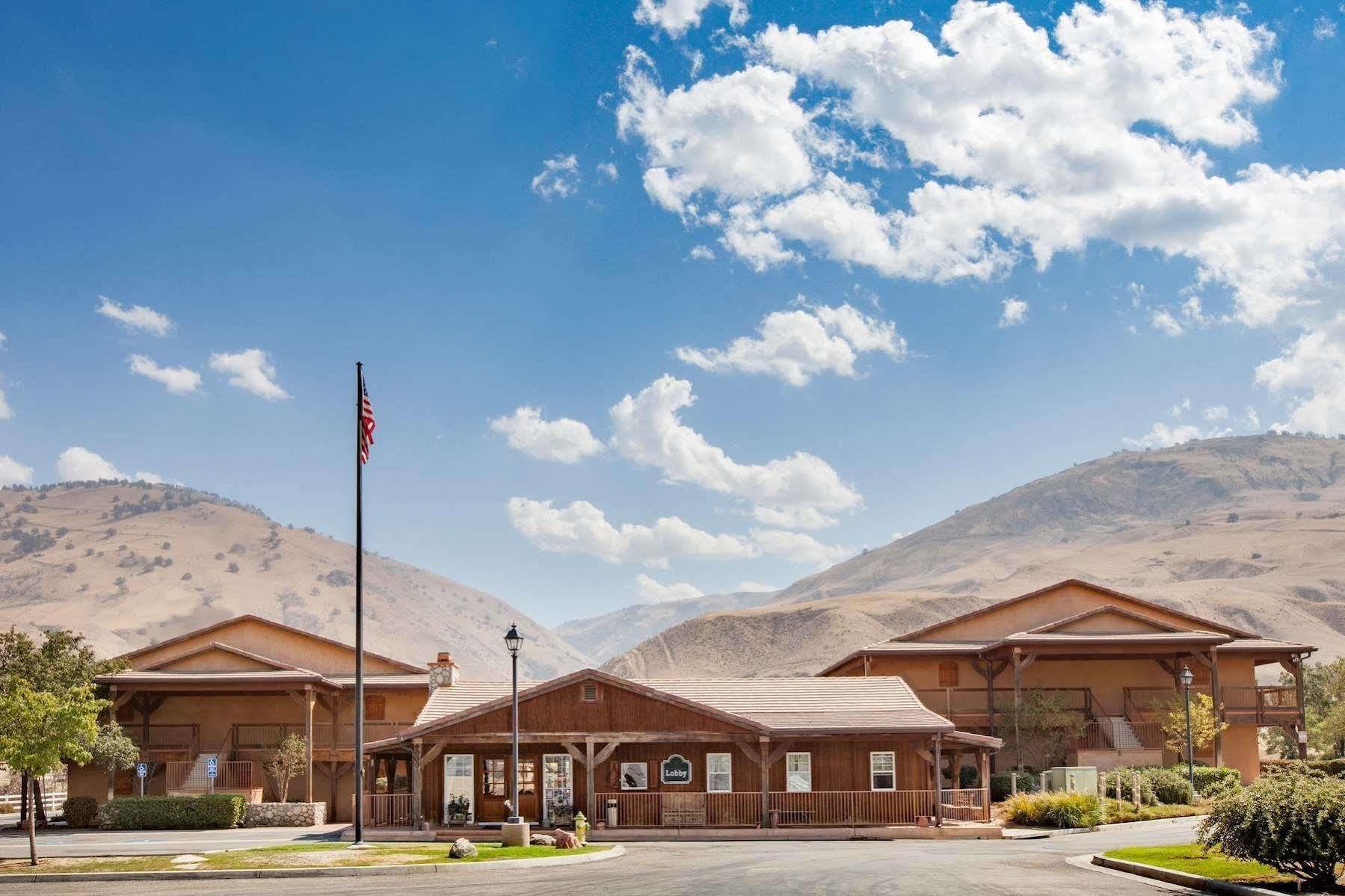 Days Inn By Wyndham Lebec Grapevine Exteriör bild